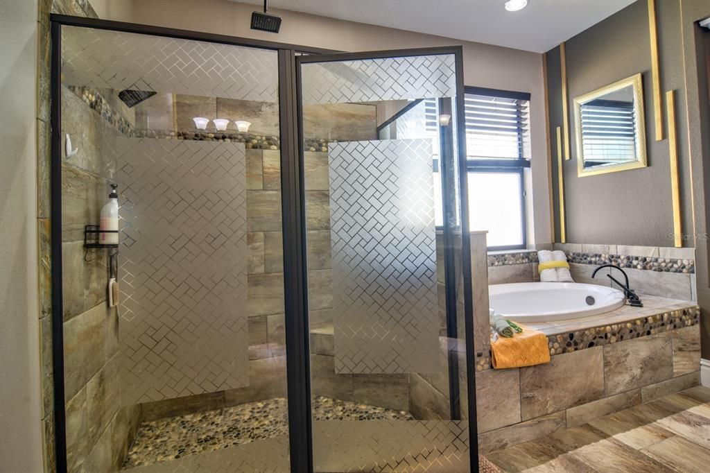 En Venta: $525,000 (4 camas, 3 baños, 2756 Pies cuadrados)