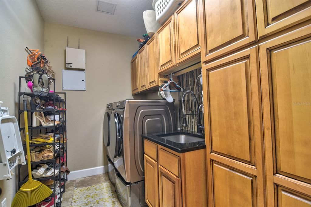 En Venta: $525,000 (4 camas, 3 baños, 2756 Pies cuadrados)