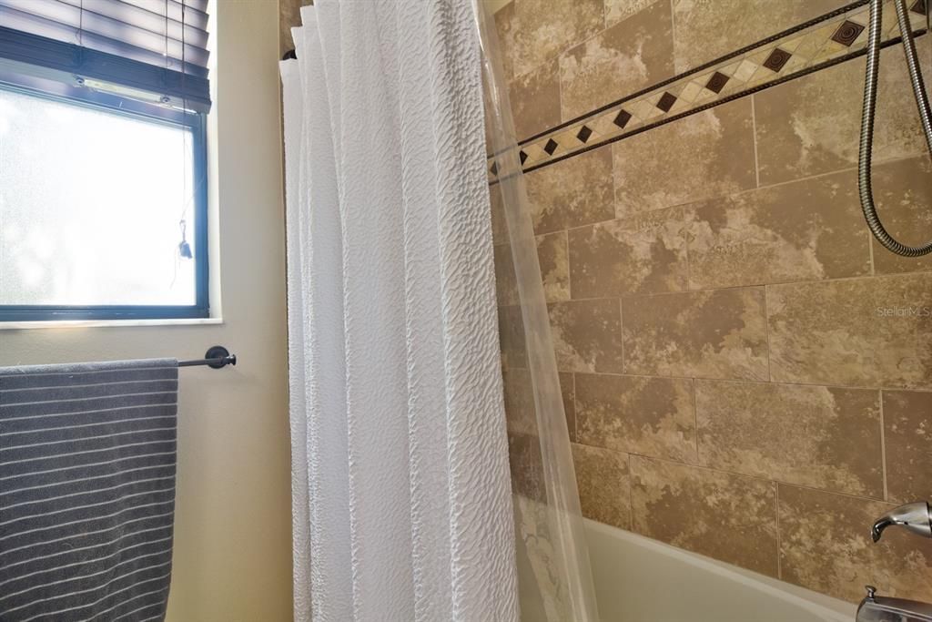 En Venta: $525,000 (4 camas, 3 baños, 2756 Pies cuadrados)