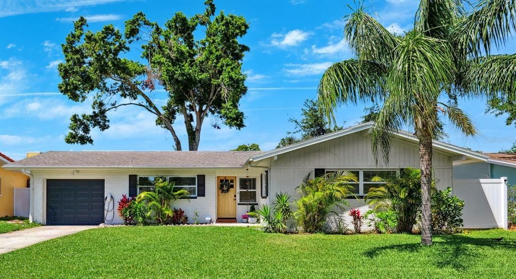 Recently Sold: $434,000 (3 beds, 2 baths, 1236 Square Feet)