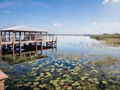 Active With Contract: $2,100 (2 beds, 2 baths, 1346 Square Feet)