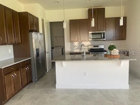 Active With Contract: $2,100 (2 beds, 2 baths, 1346 Square Feet)