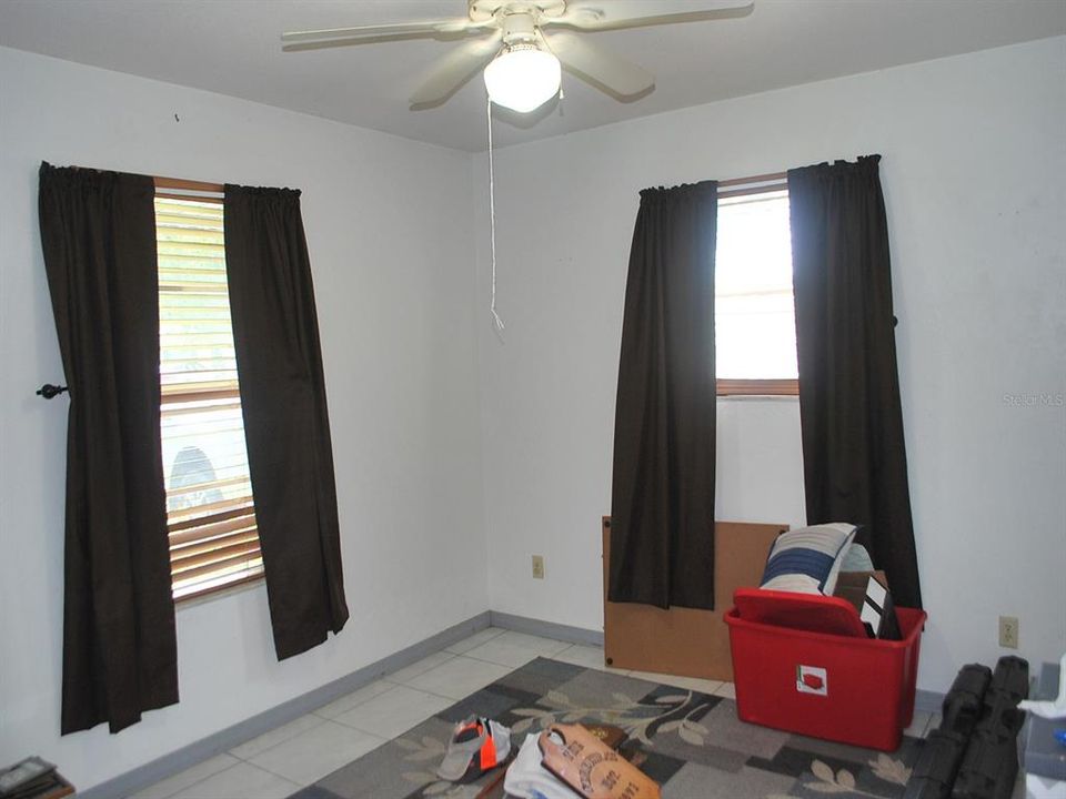 For Sale: $280,500 (3 beds, 2 baths, 1255 Square Feet)