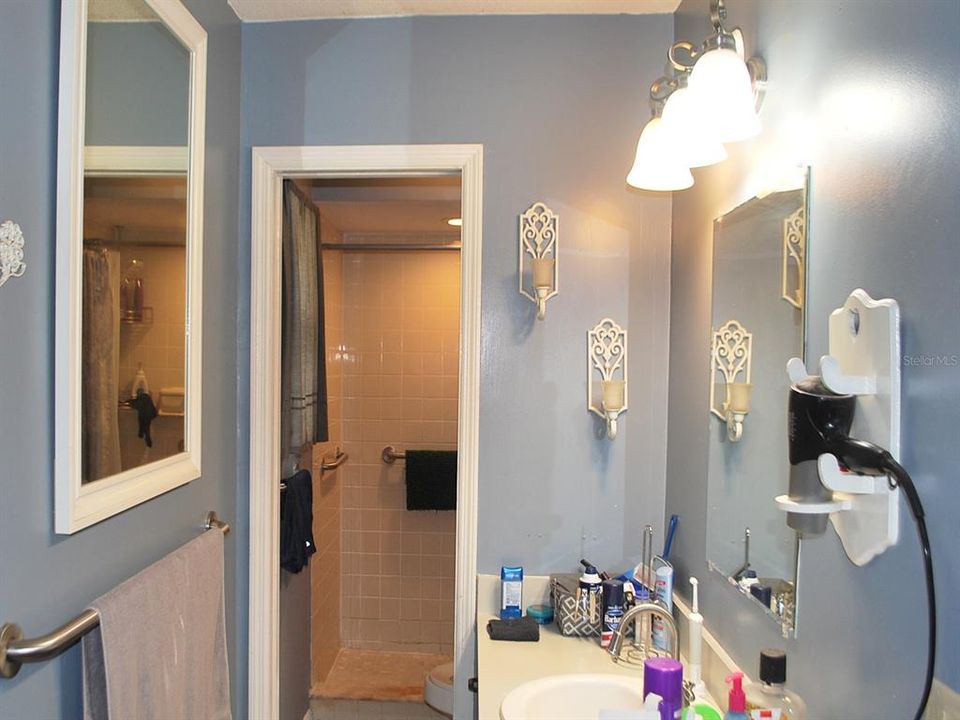 For Sale: $280,500 (3 beds, 2 baths, 1255 Square Feet)