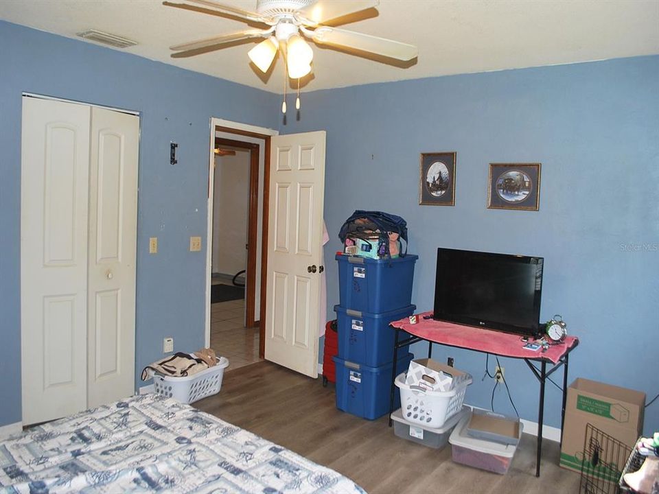 For Sale: $280,500 (3 beds, 2 baths, 1255 Square Feet)
