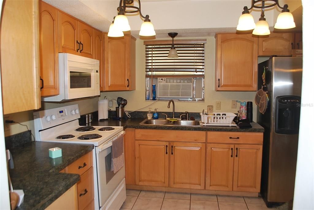 For Sale: $280,500 (3 beds, 2 baths, 1255 Square Feet)