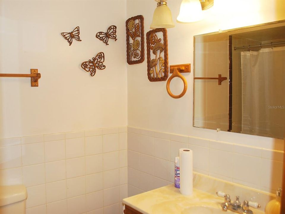 For Sale: $280,500 (3 beds, 2 baths, 1255 Square Feet)