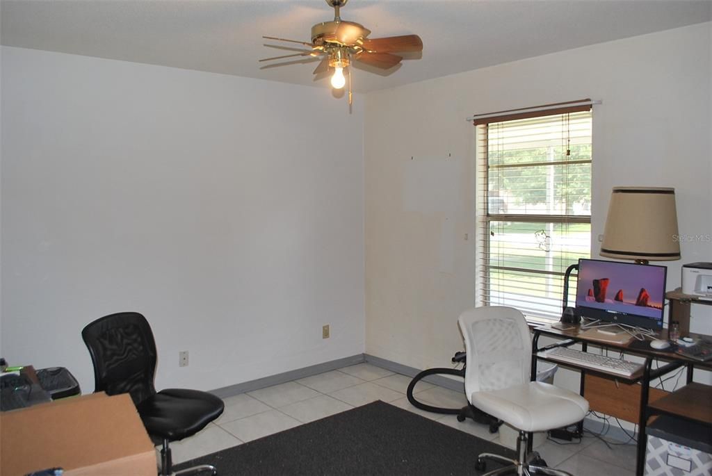 For Sale: $280,500 (3 beds, 2 baths, 1255 Square Feet)