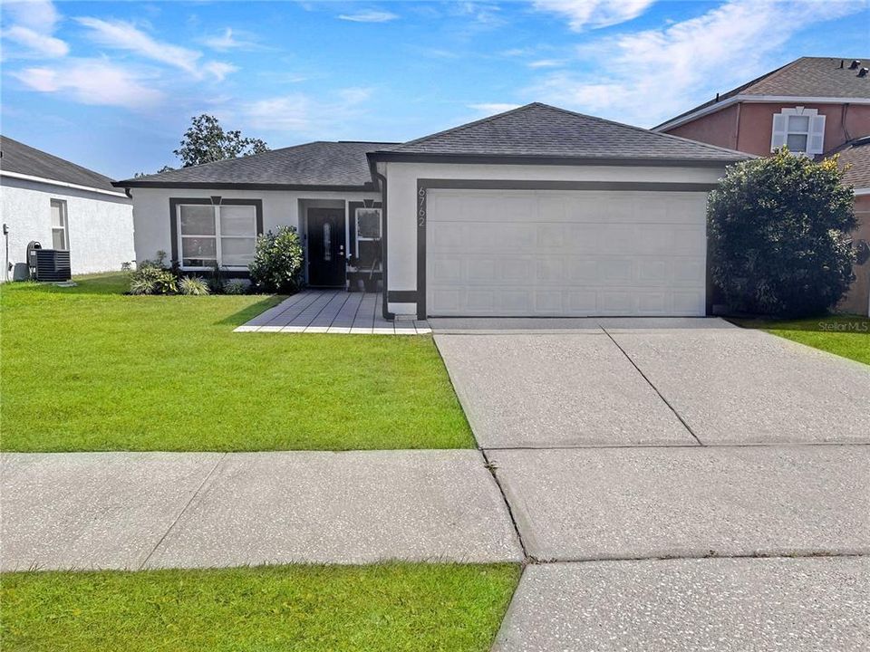 Activo con contrato: $330,000 (3 camas, 2 baños, 1424 Pies cuadrados)