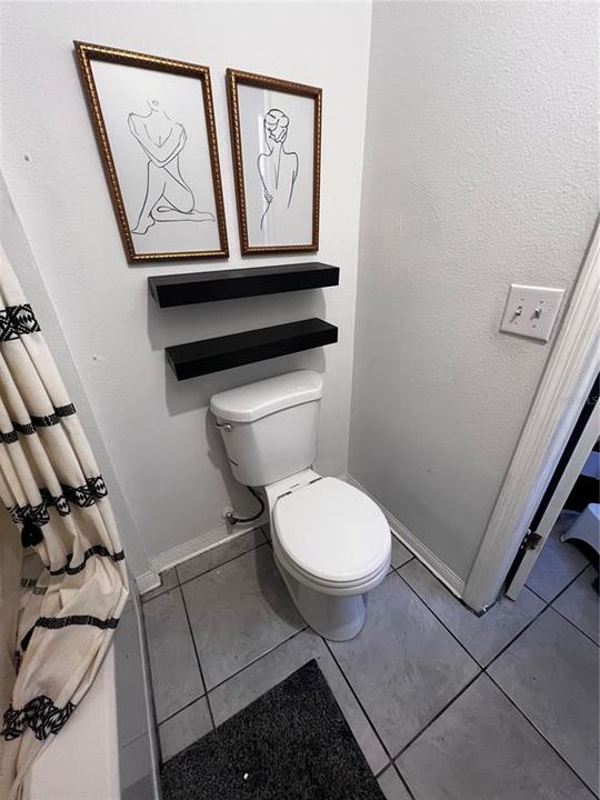 Activo con contrato: $330,000 (3 camas, 2 baños, 1424 Pies cuadrados)