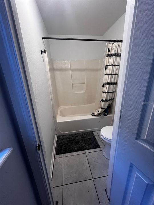 Activo con contrato: $330,000 (3 camas, 2 baños, 1424 Pies cuadrados)