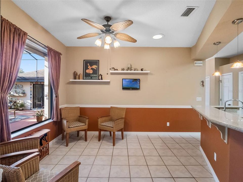 En Venta: $375,000 (3 camas, 3 baños, 2369 Pies cuadrados)