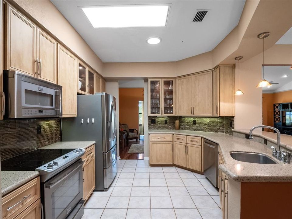 En Venta: $375,000 (3 camas, 3 baños, 2369 Pies cuadrados)