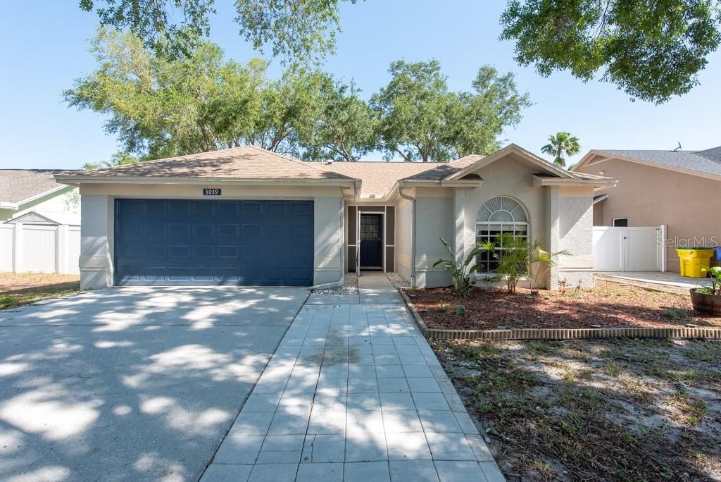 Recently Sold: $425,000 (3 beds, 2 baths, 1510 Square Feet)