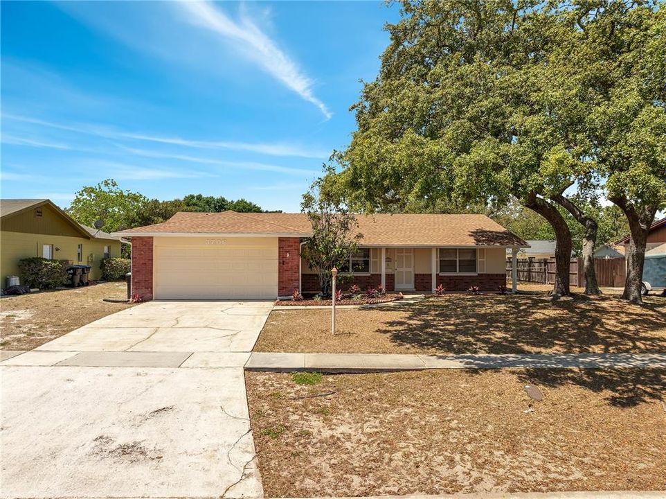 Recently Sold: $329,900 (3 beds, 2 baths, 1465 Square Feet)