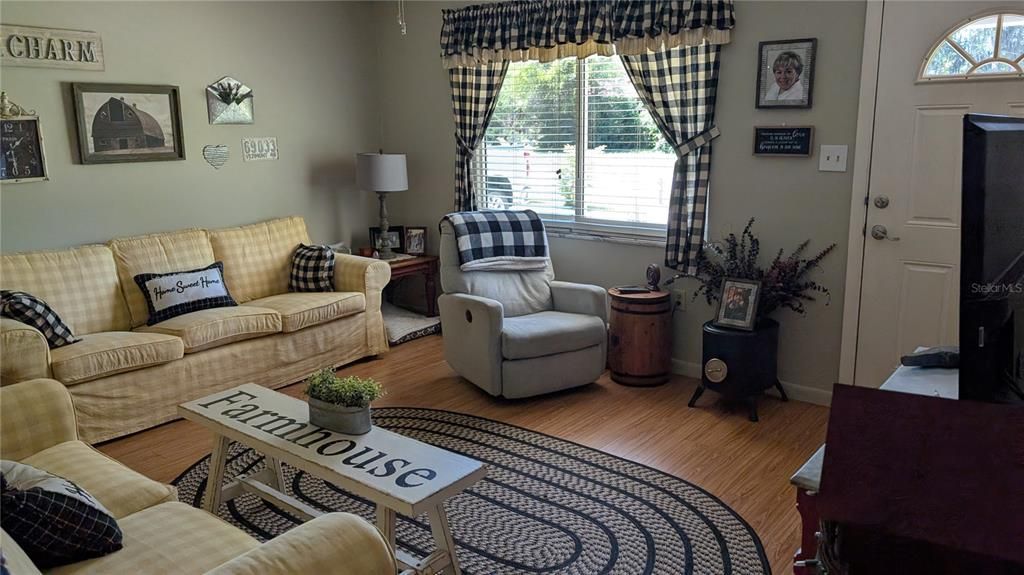 En Venta: $259,900 (3 camas, 1 baños, 1560 Pies cuadrados)