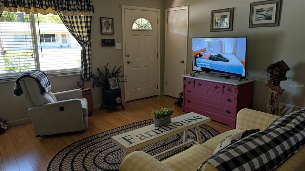 En Venta: $259,900 (3 camas, 1 baños, 1560 Pies cuadrados)