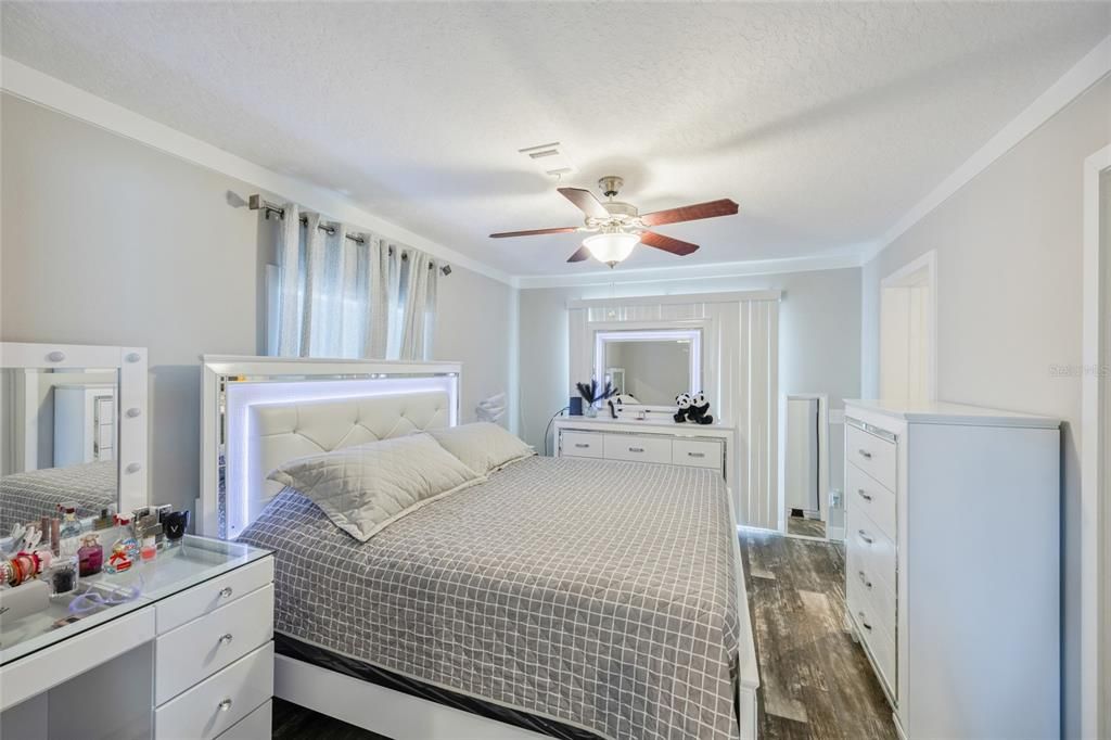 En Venta: $265,000 (3 camas, 2 baños, 1056 Pies cuadrados)