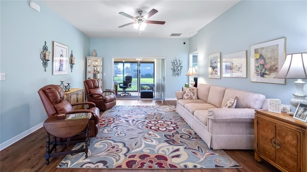 En Venta: $310,000 (2 camas, 2 baños, 1558 Pies cuadrados)