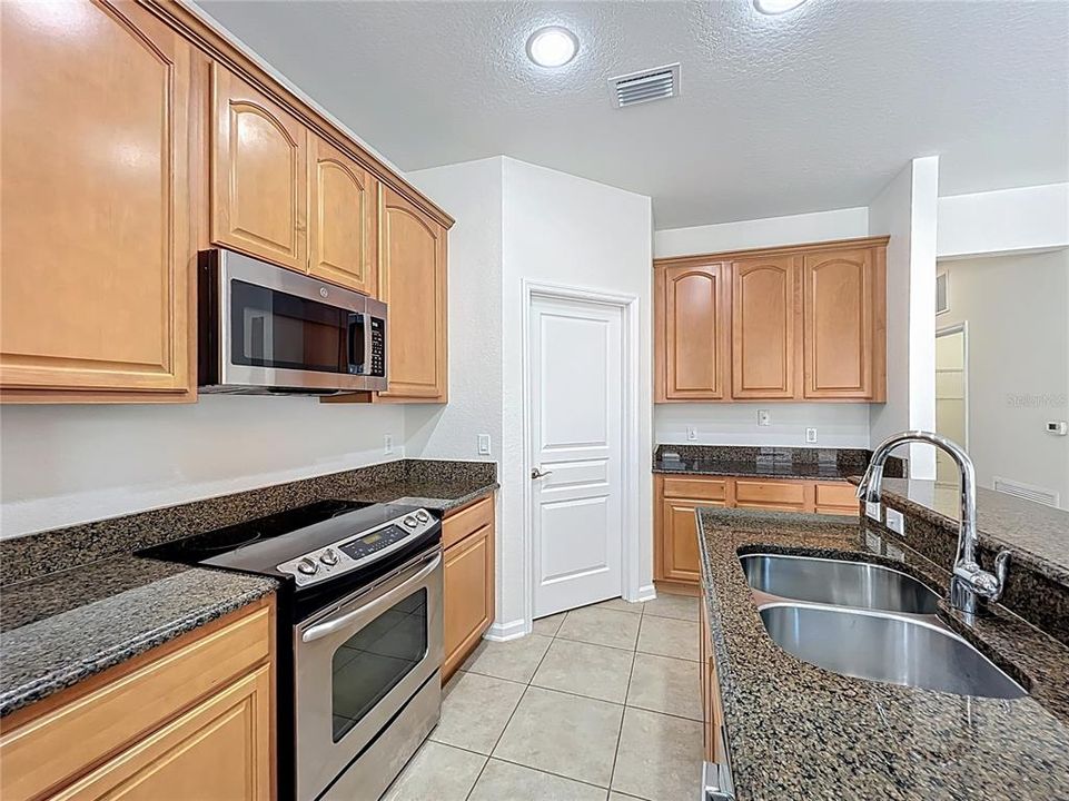 For Sale: $429,900 (3 beds, 2 baths, 1644 Square Feet)