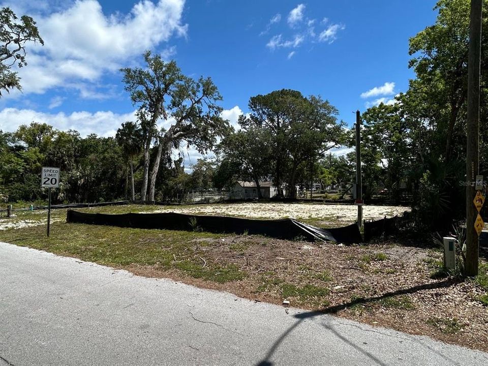 En Venta: $119,900 (0.46 acres)