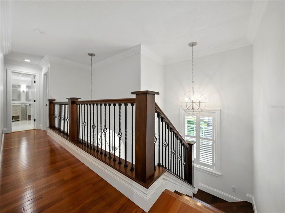 Под контрактом: $1,025,000 (4 спален, 3 ванн, 2942 Квадратных фут)