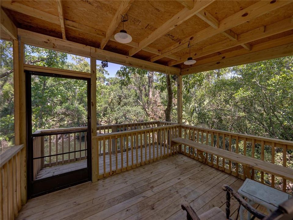 Под контрактом: $1,025,000 (4 спален, 3 ванн, 2942 Квадратных фут)