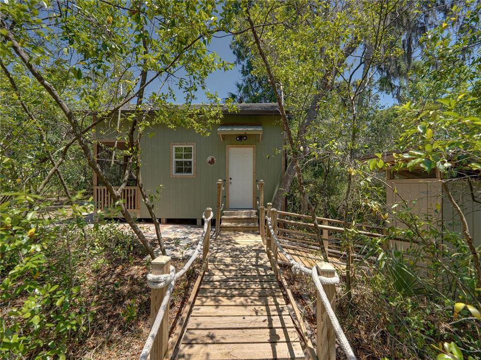 Под контрактом: $1,025,000 (4 спален, 3 ванн, 2942 Квадратных фут)