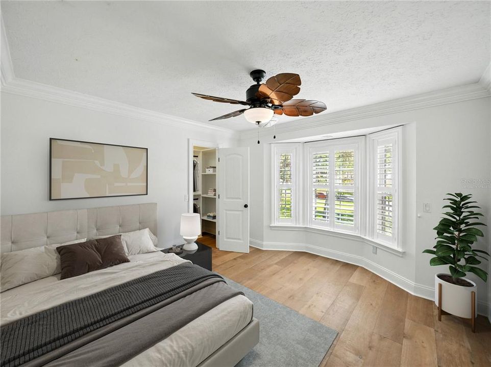 Под контрактом: $1,025,000 (4 спален, 3 ванн, 2942 Квадратных фут)