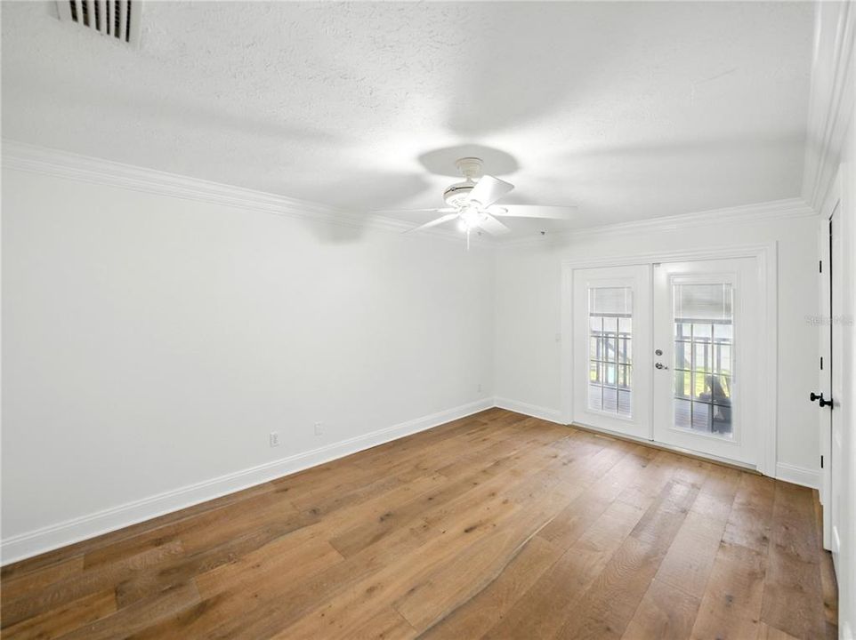 Под контрактом: $1,025,000 (4 спален, 3 ванн, 2942 Квадратных фут)