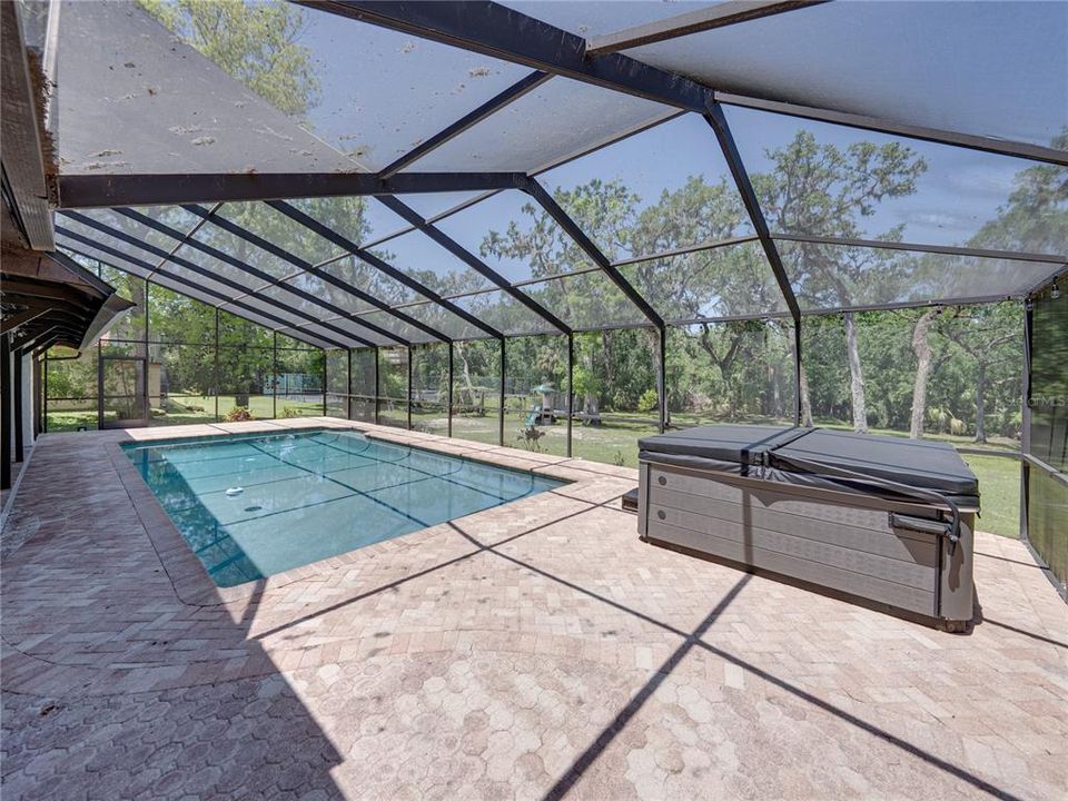 Под контрактом: $1,025,000 (4 спален, 3 ванн, 2942 Квадратных фут)