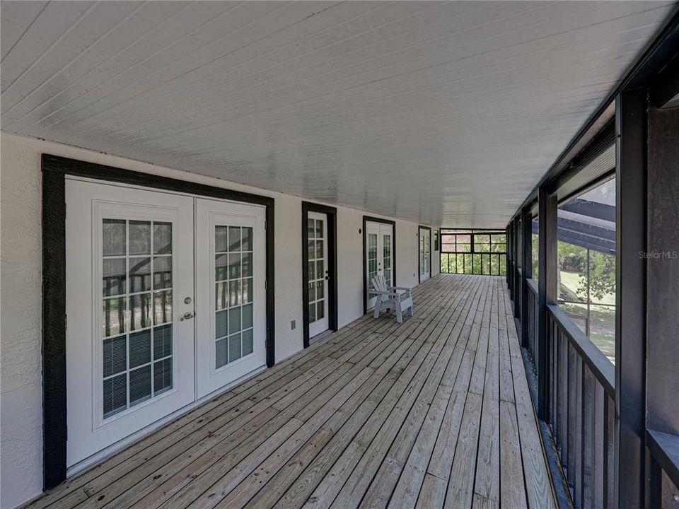 Под контрактом: $1,025,000 (4 спален, 3 ванн, 2942 Квадратных фут)