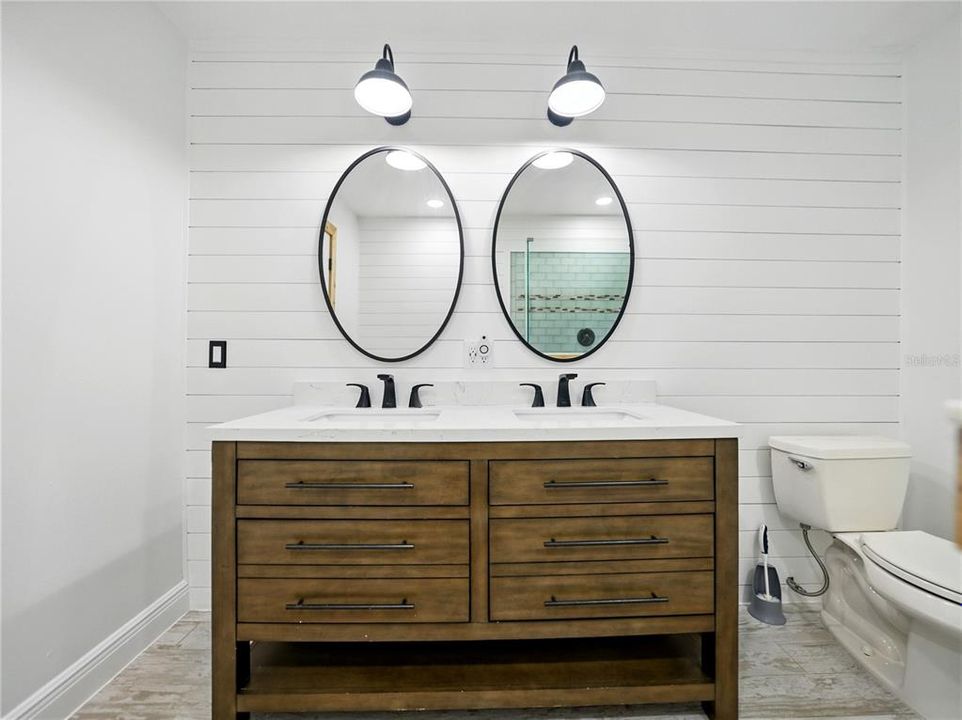 Под контрактом: $1,025,000 (4 спален, 3 ванн, 2942 Квадратных фут)