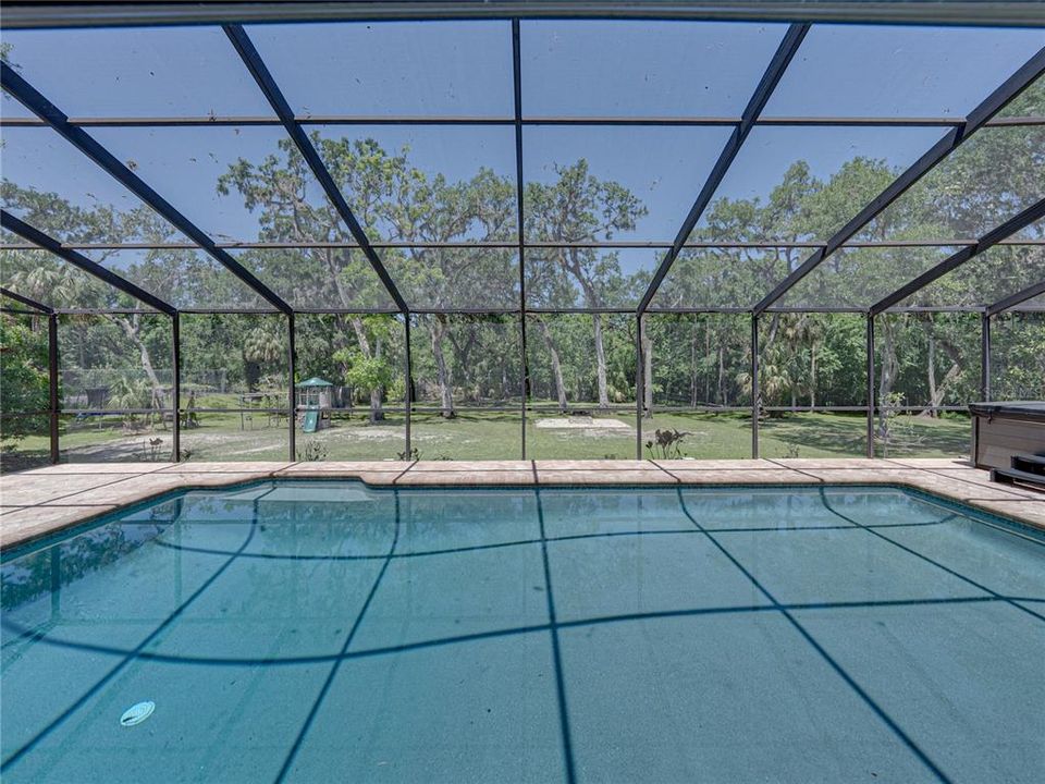 Под контрактом: $1,025,000 (4 спален, 3 ванн, 2942 Квадратных фут)