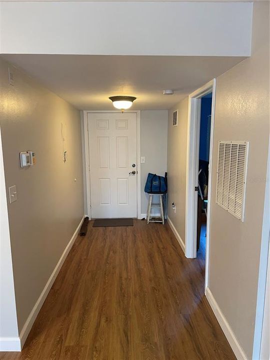 待售: $295,500 (2 贝兹, 2 浴室, 1077 平方英尺)