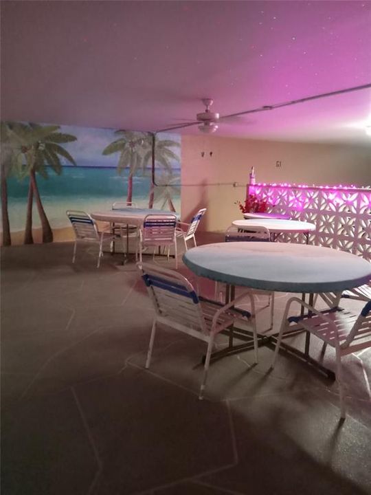 待售: $295,500 (2 贝兹, 2 浴室, 1077 平方英尺)