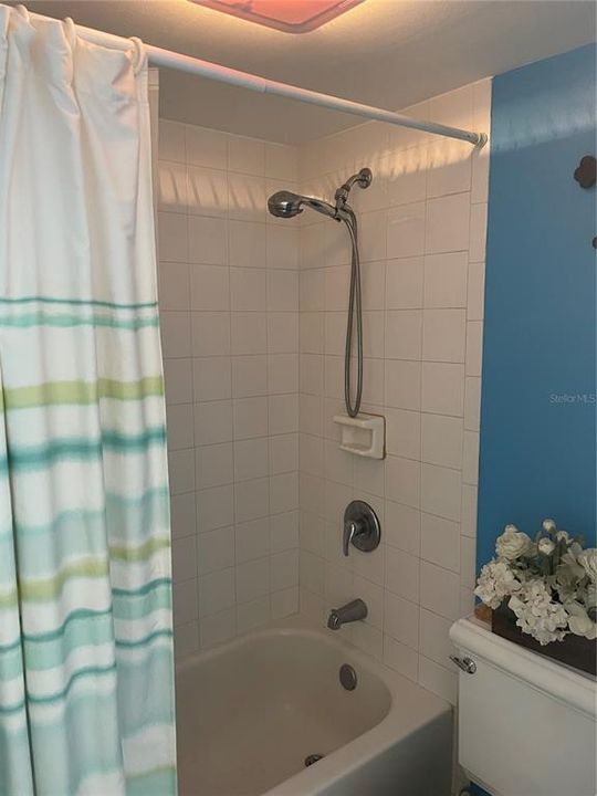 待售: $295,500 (2 贝兹, 2 浴室, 1077 平方英尺)