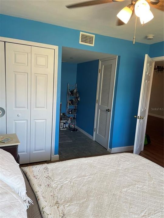 待售: $295,500 (2 贝兹, 2 浴室, 1077 平方英尺)