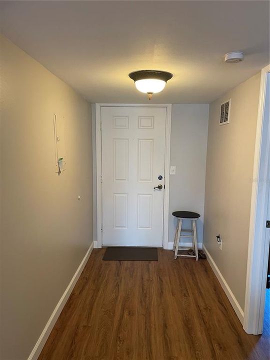 待售: $295,500 (2 贝兹, 2 浴室, 1077 平方英尺)