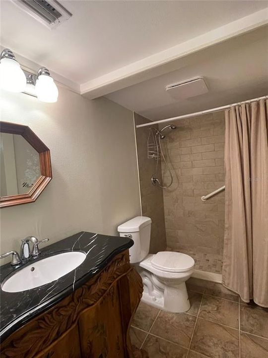 待售: $295,500 (2 贝兹, 2 浴室, 1077 平方英尺)