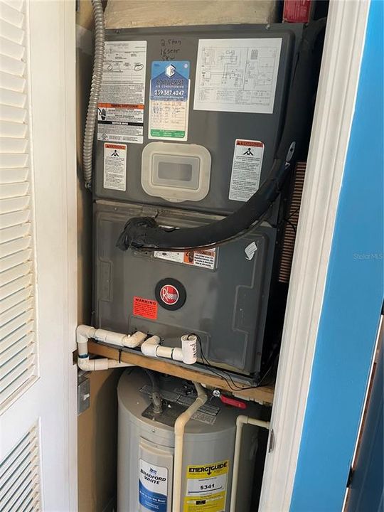 待售: $295,500 (2 贝兹, 2 浴室, 1077 平方英尺)