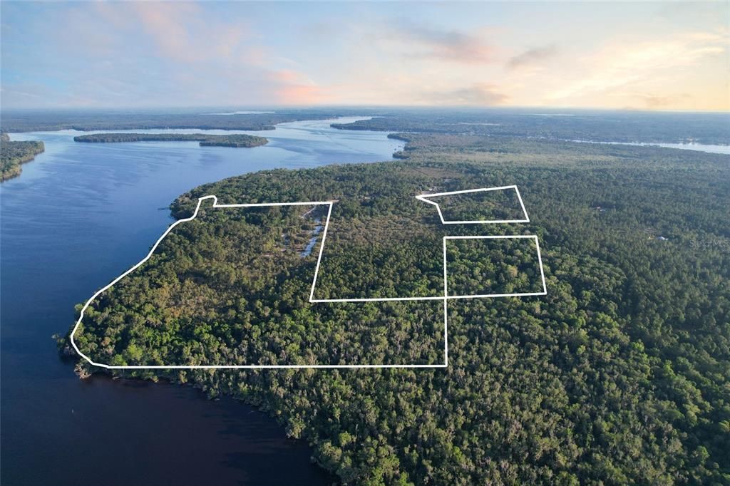 En Venta: $950,000 (82.82 acres)