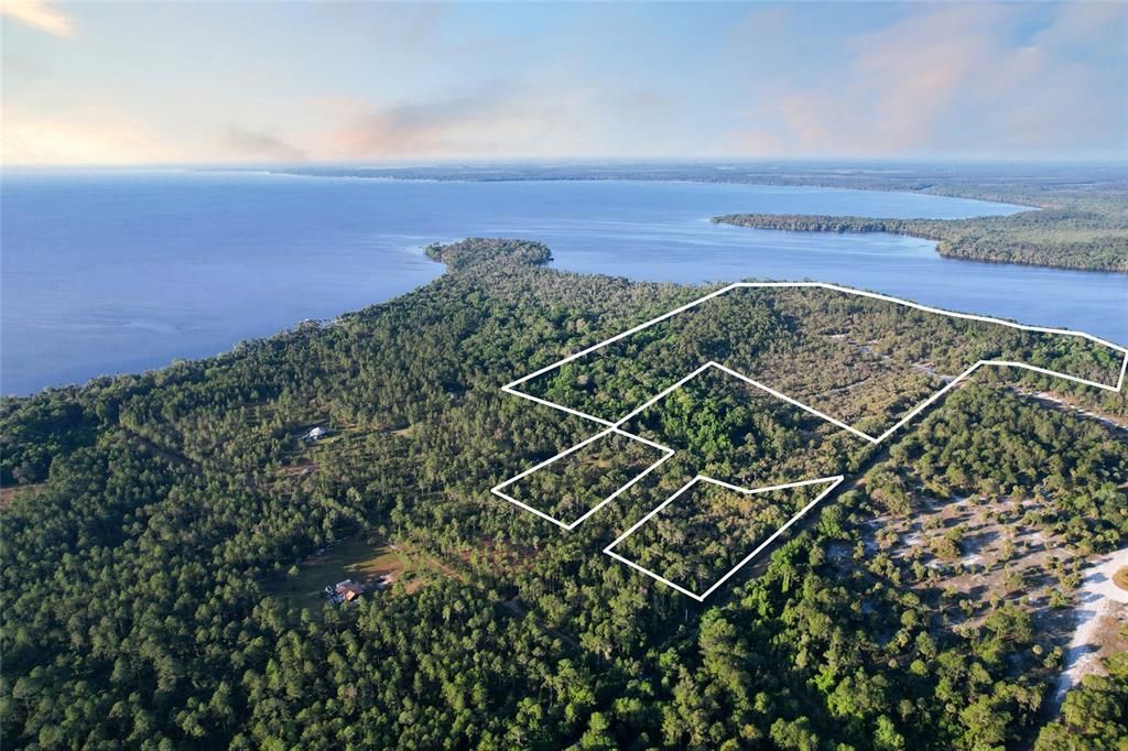 En Venta: $950,000 (82.82 acres)