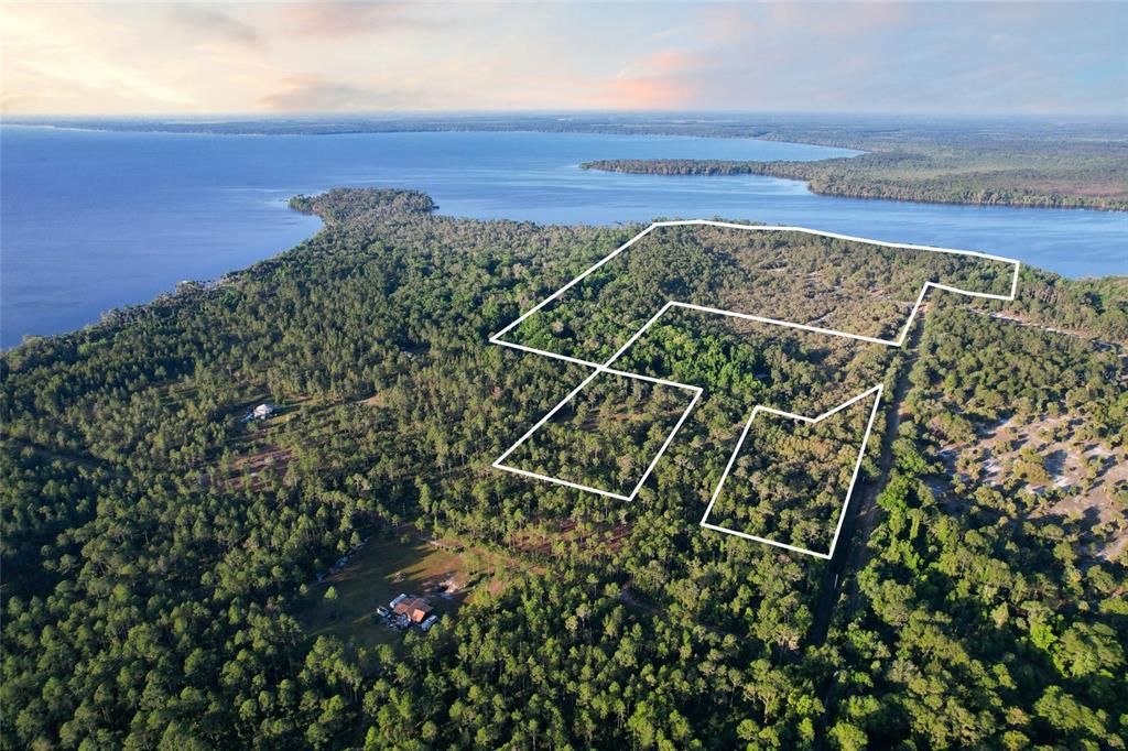 En Venta: $950,000 (82.82 acres)