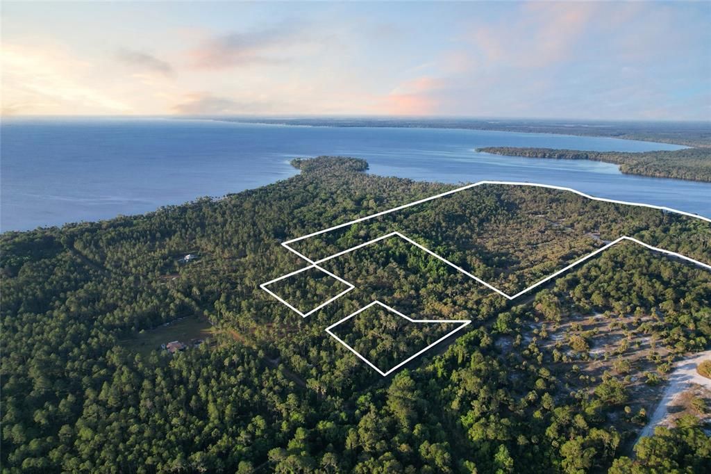 En Venta: $950,000 (82.82 acres)