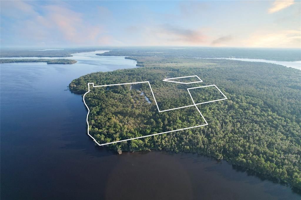 En Venta: $950,000 (82.82 acres)