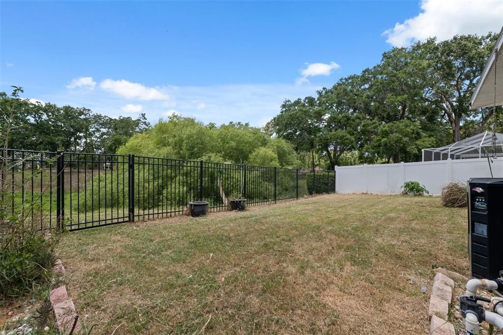 Activo con contrato: $415,000 (5 camas, 3 baños, 2238 Pies cuadrados)