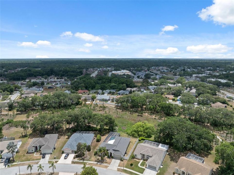 Activo con contrato: $415,000 (5 camas, 3 baños, 2238 Pies cuadrados)