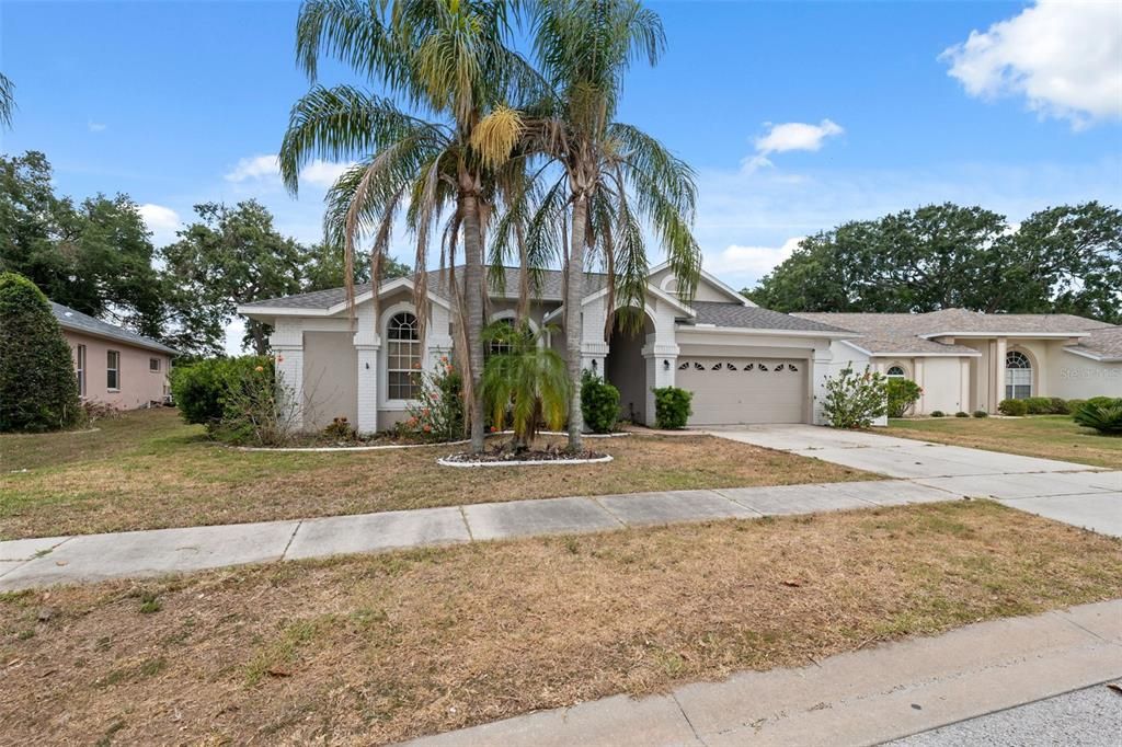 Activo con contrato: $415,000 (5 camas, 3 baños, 2238 Pies cuadrados)