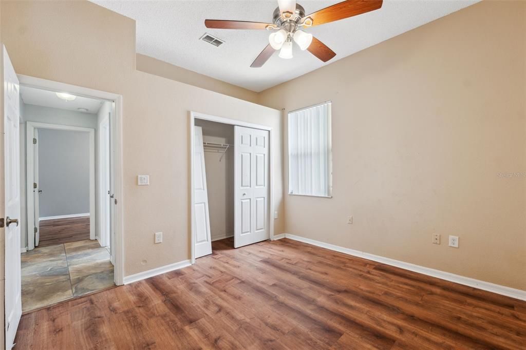 Activo con contrato: $415,000 (5 camas, 3 baños, 2238 Pies cuadrados)